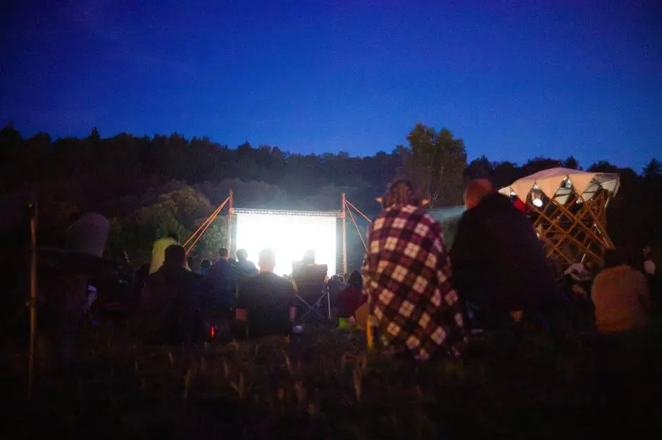 Letnie kino plenerowe w Buczku – film „Wcielenie” w parku