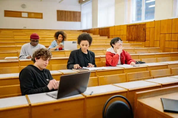 Nowy sprzęt komputerowy dla uczniów w gminie Łask