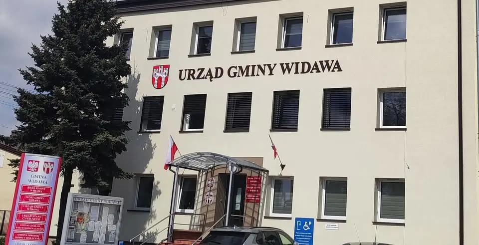 Postęp prac nad infrastrukturą OZE w gminie Widawa – ponad połowa zadań odebrana