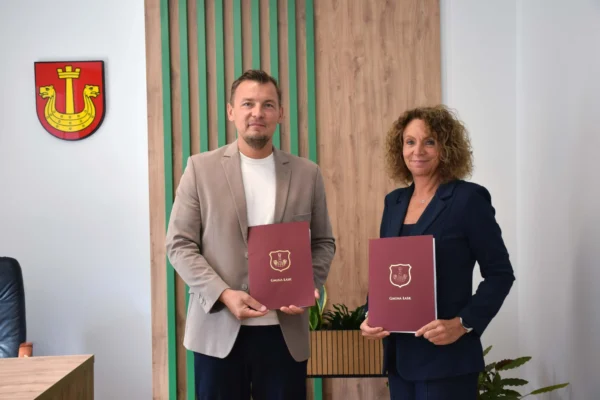 Gmina Łask rozpoczyna budowę ścieżek rowerowych – pierwsza umowa podpisana