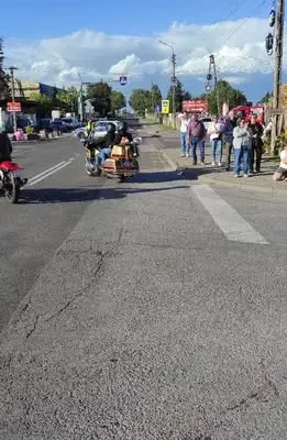 Druhowie z OSP Sędziejowice zabezpieczali paradę motocyklową MotoFolk