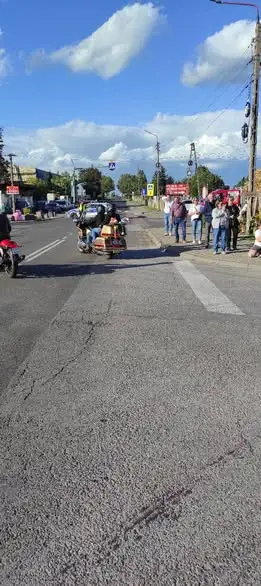 Druhowie z OSP Sędziejowice zabezpieczali paradę motocyklową MotoFolk
