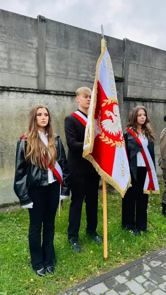 87. rocznica agresji sowieckiej – I LO w Łasku oddało hołd Sybirakom