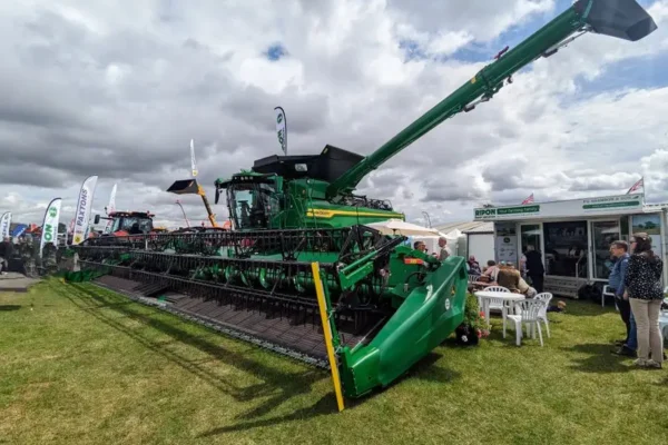 Uczniowie ZSCKR w Sędziejowicach na targach Agro Show w Bednarach